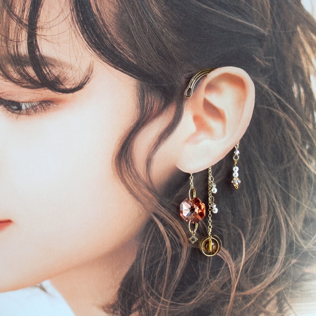 遊星のイヤーフック(全2色)☆Swarovski Crystal 使用