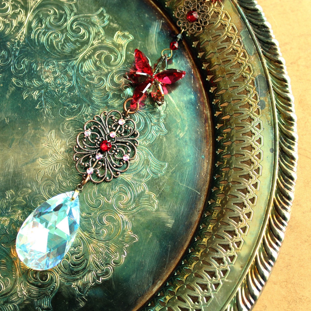 【1点もの】ゴシック調 紅のサンキャッチャー ☆ Swarovski Crystal使用 Radiant