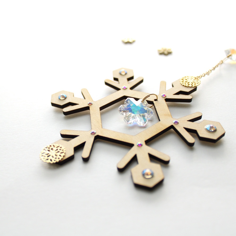 【数量限定】~雪の結晶~ 六華のサンキャッチャー ☆ Swarovski Crystal使用  Radiant