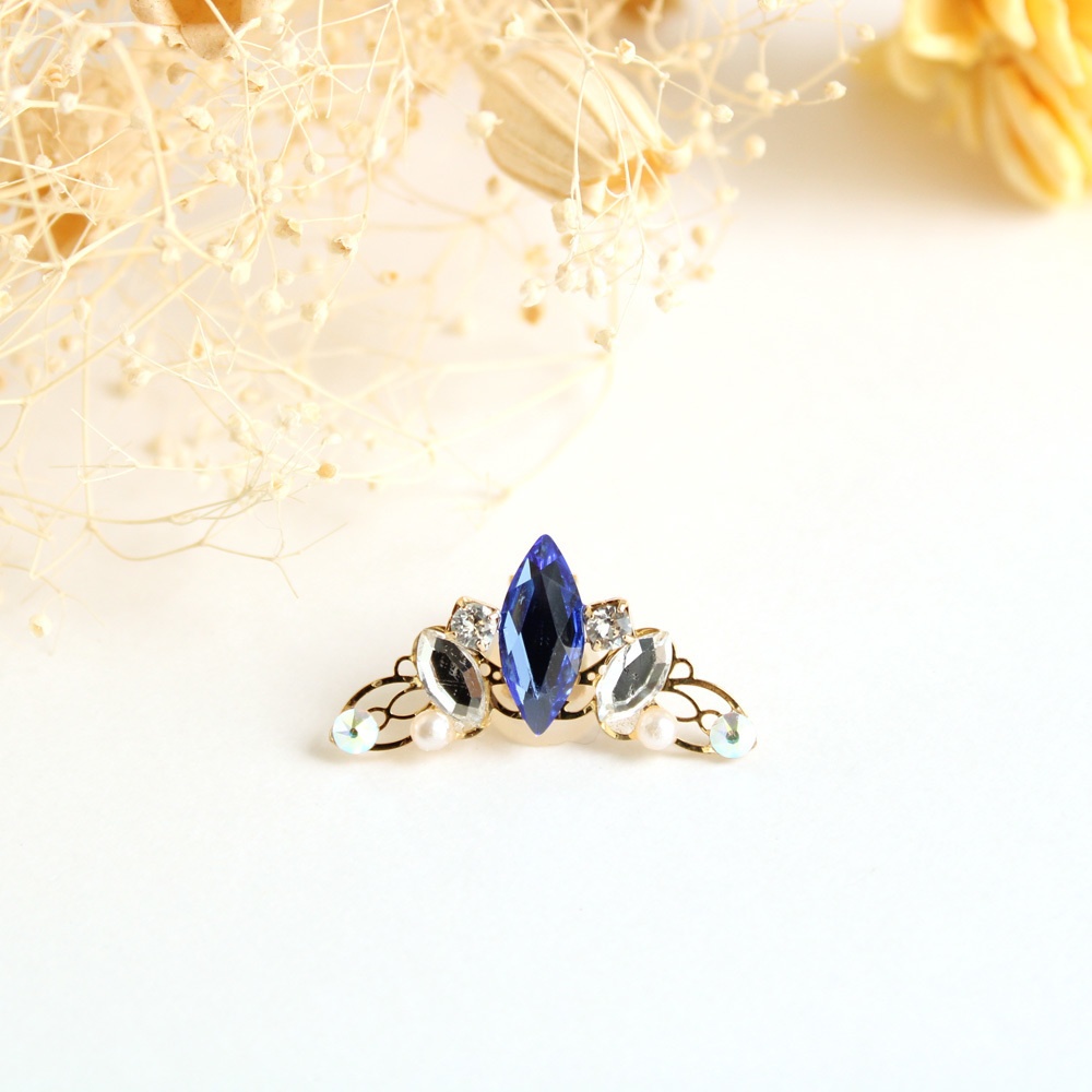 ロンバスのイヤーカフ(全4色)☆Swarovski Crystal使用