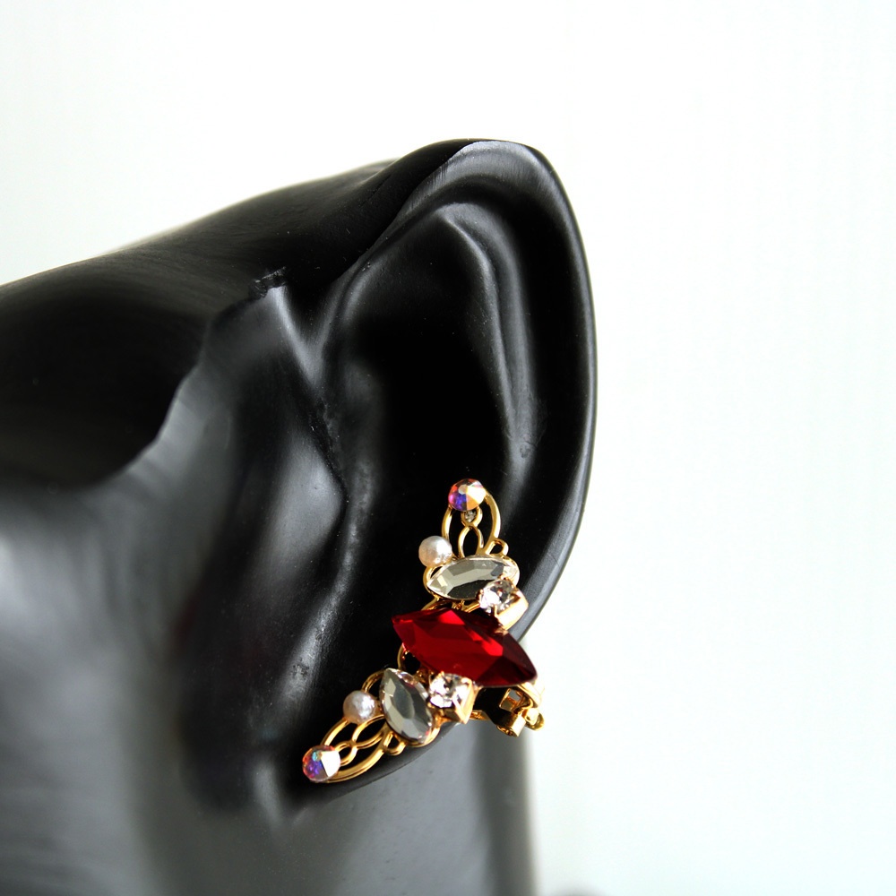 ロンバスのイヤーカフ(全4色)☆Swarovski Crystal使用