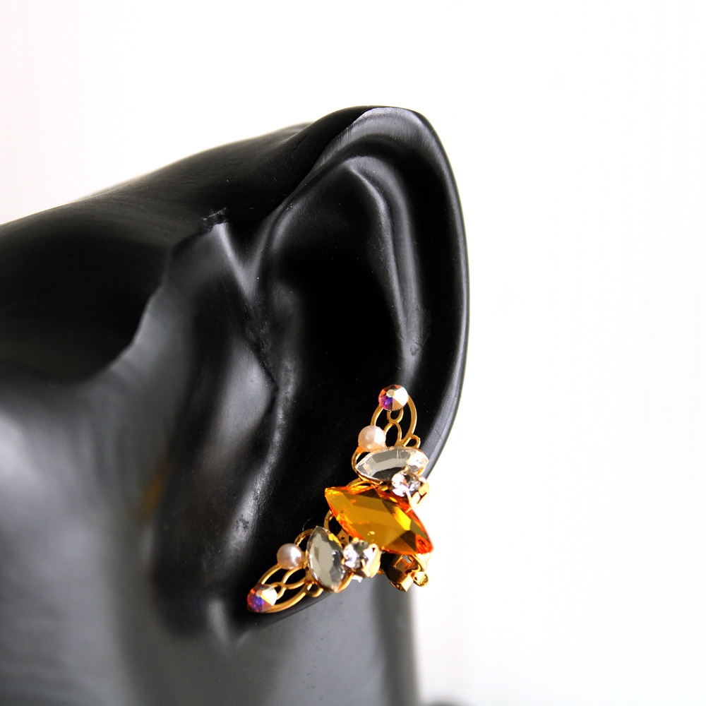 ロンバスのイヤーカフ(全4色)☆Swarovski Crystal使用