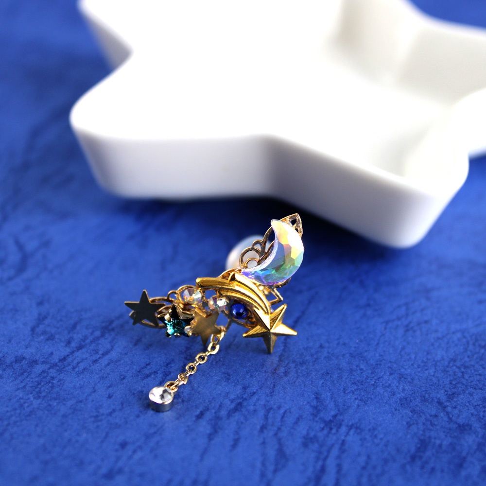 ~Meteor shower~流星群のイヤーカフ(受注制作)☆高級クリスタル使用