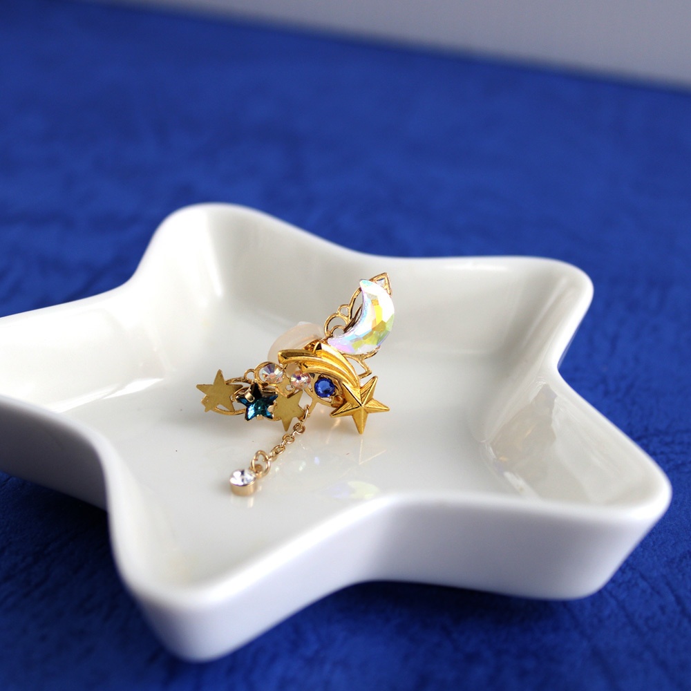 ~Meteor shower~流星群のイヤーカフ(受注制作)☆高級クリスタル使用