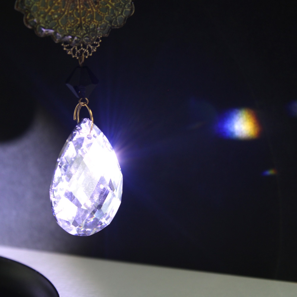 ステンドグラス風ゴシックカラーのサンキャッチャー【一点もの】