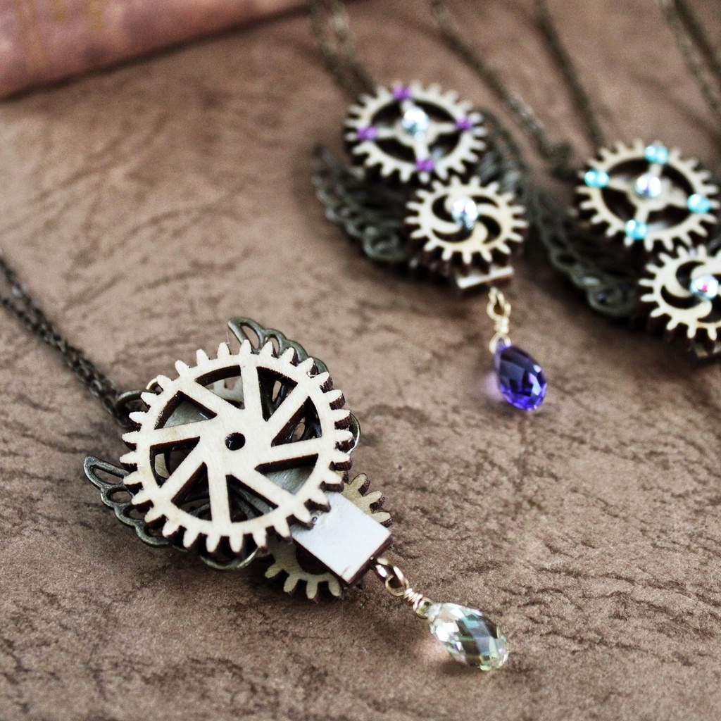 廻る歯車★眩耀の紋章ネックレス(全4色)スワロフスキー・クリスタル使用