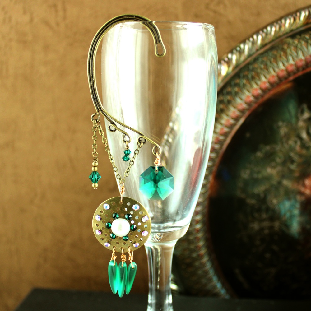 チェコダガービーズのオリエンタルイヤーフック ~全5色~ Swarovski Crystal使用