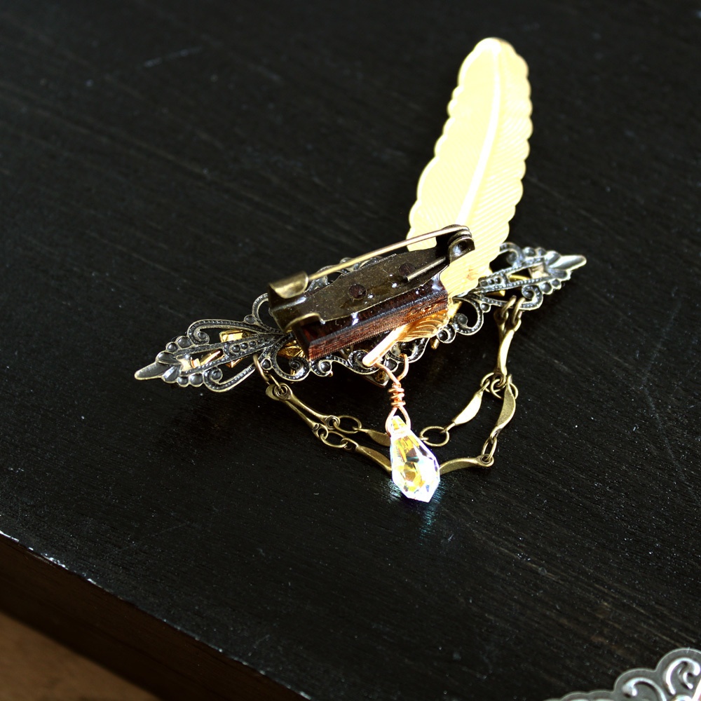 【1点もの】光翼のブローチ ☆全2色(Swarovski Crystal使用)