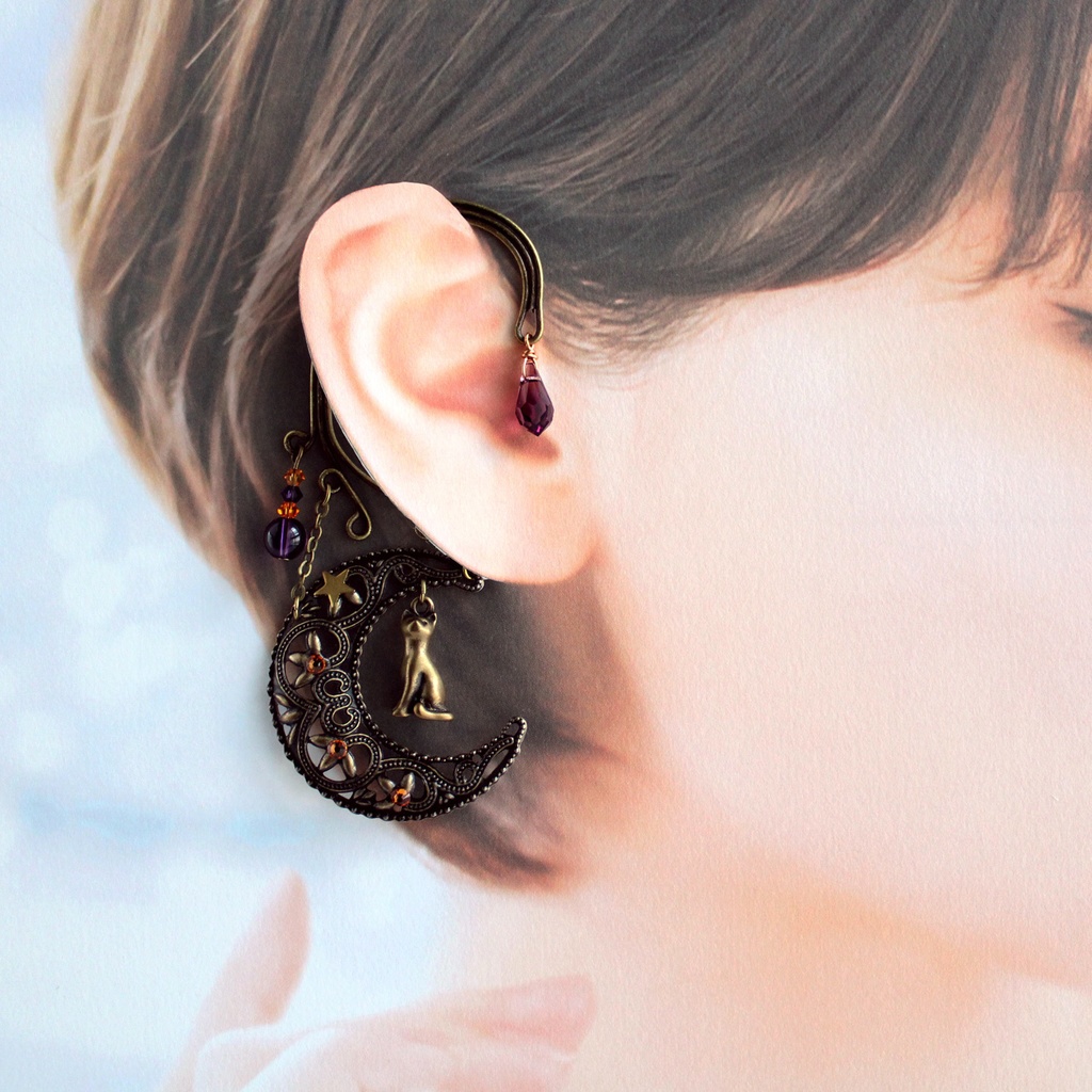 【1点もの】猫と三日月のハロウィン イヤーフック(高品質クリスタル使用)