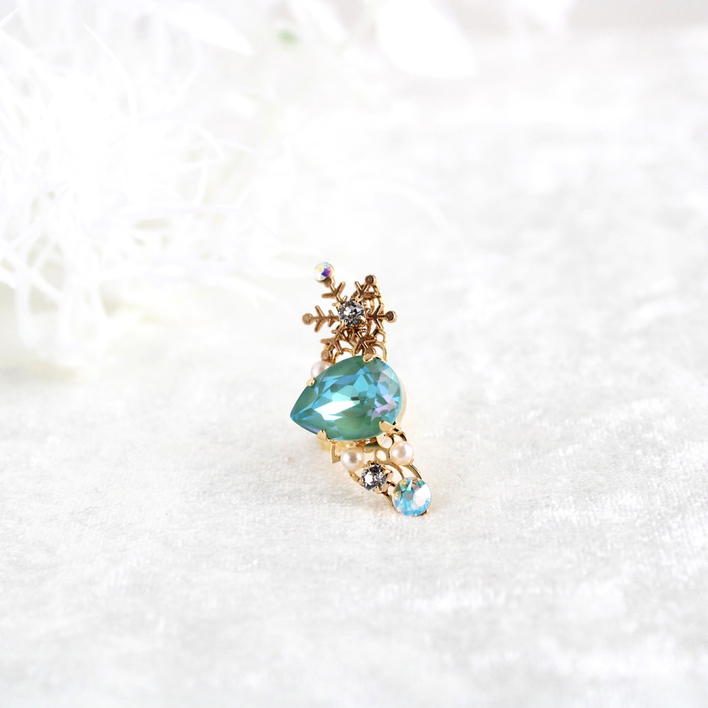 瑞雪のイヤーカフ(全2色)☆高品質クリスタル使用