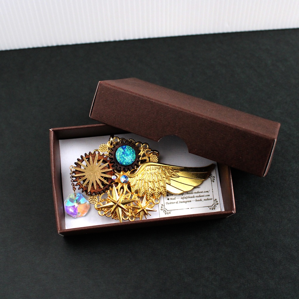 残り1点☆太陽と星の2wayブローチ【高級クリスタル使用】