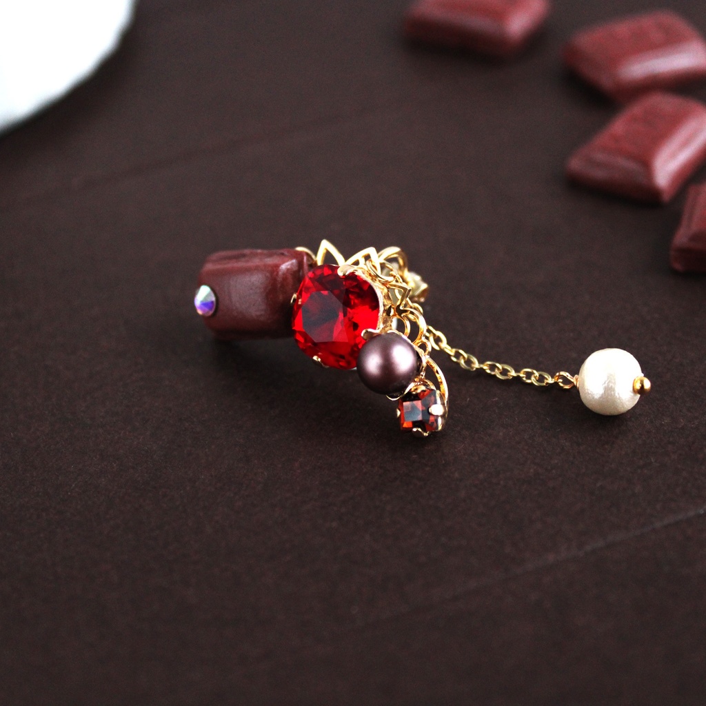 ショコラなイヤーカフ☆高品質クリスタル使用