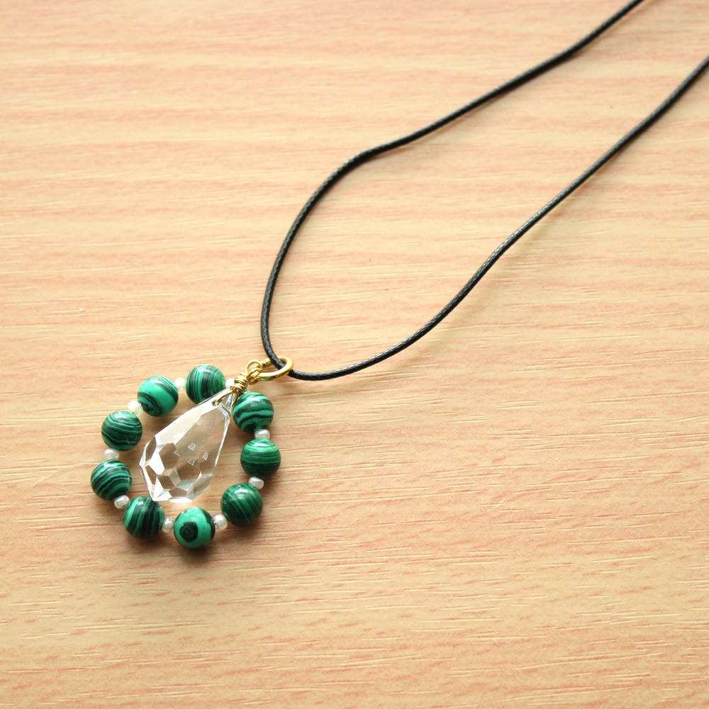 誕生石で選べる☆スワロフスキー・クリスタルの眼鏡掛けペンダント(受注制作)