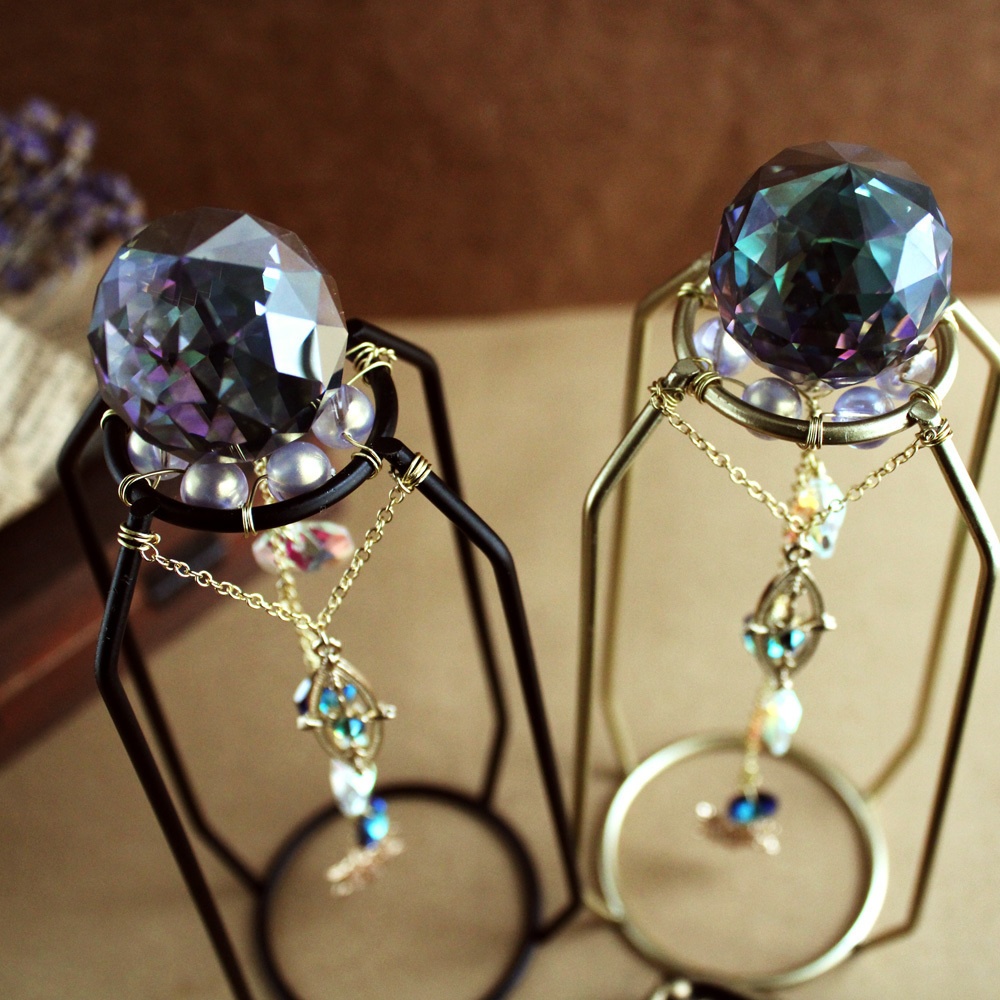 スタンド付置き型サンキャッチャー蒼紫の魔法石(金・黒)【高級クリスタル使用】