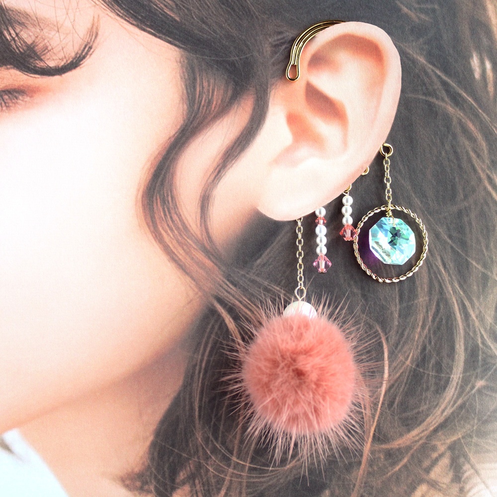 痛くない、落ちない♪ ミンクファーとオーロラクリスタルのイヤーフック ☆全4色