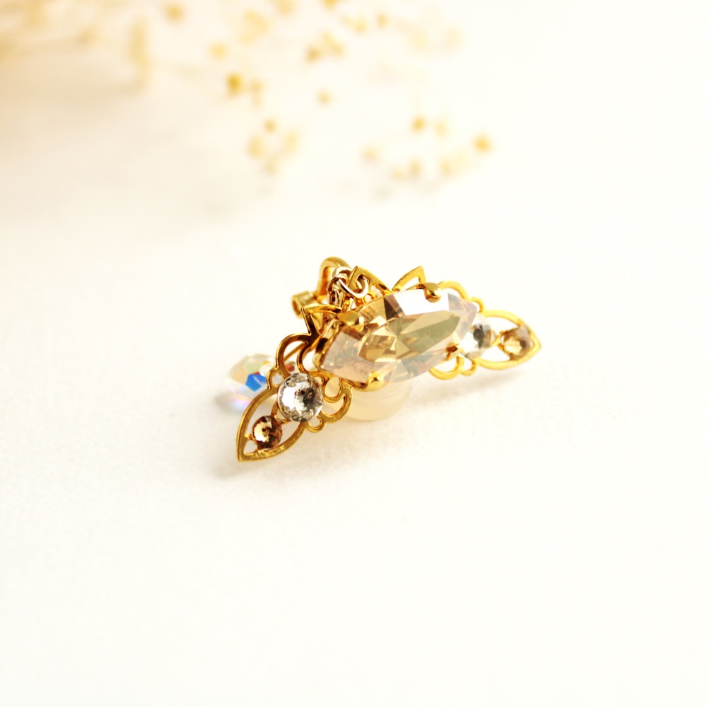 痛くない♪リーフのイヤーカフ(全7色)高品質クリスタル使用