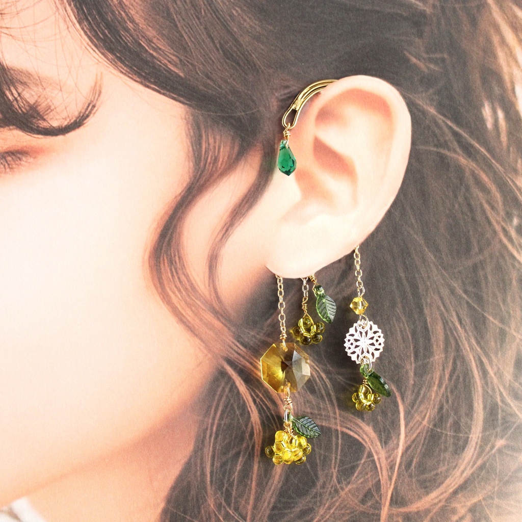 痛くない、落ちない♪ ミモザのイヤーフック(高品質クリスタル使用)