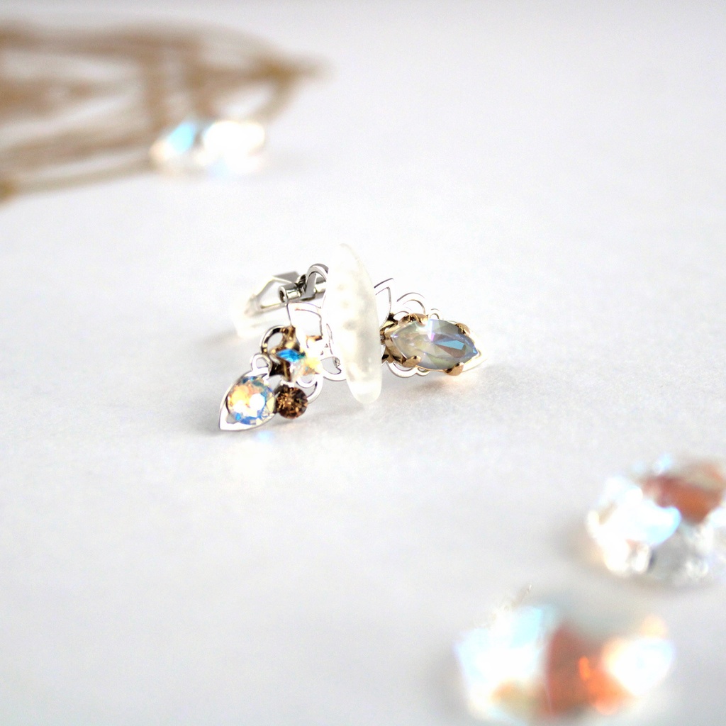 星夜のイヤーカフ (シルバーカラー全7色)ニッケルフリー☆高品質クリスタル使用