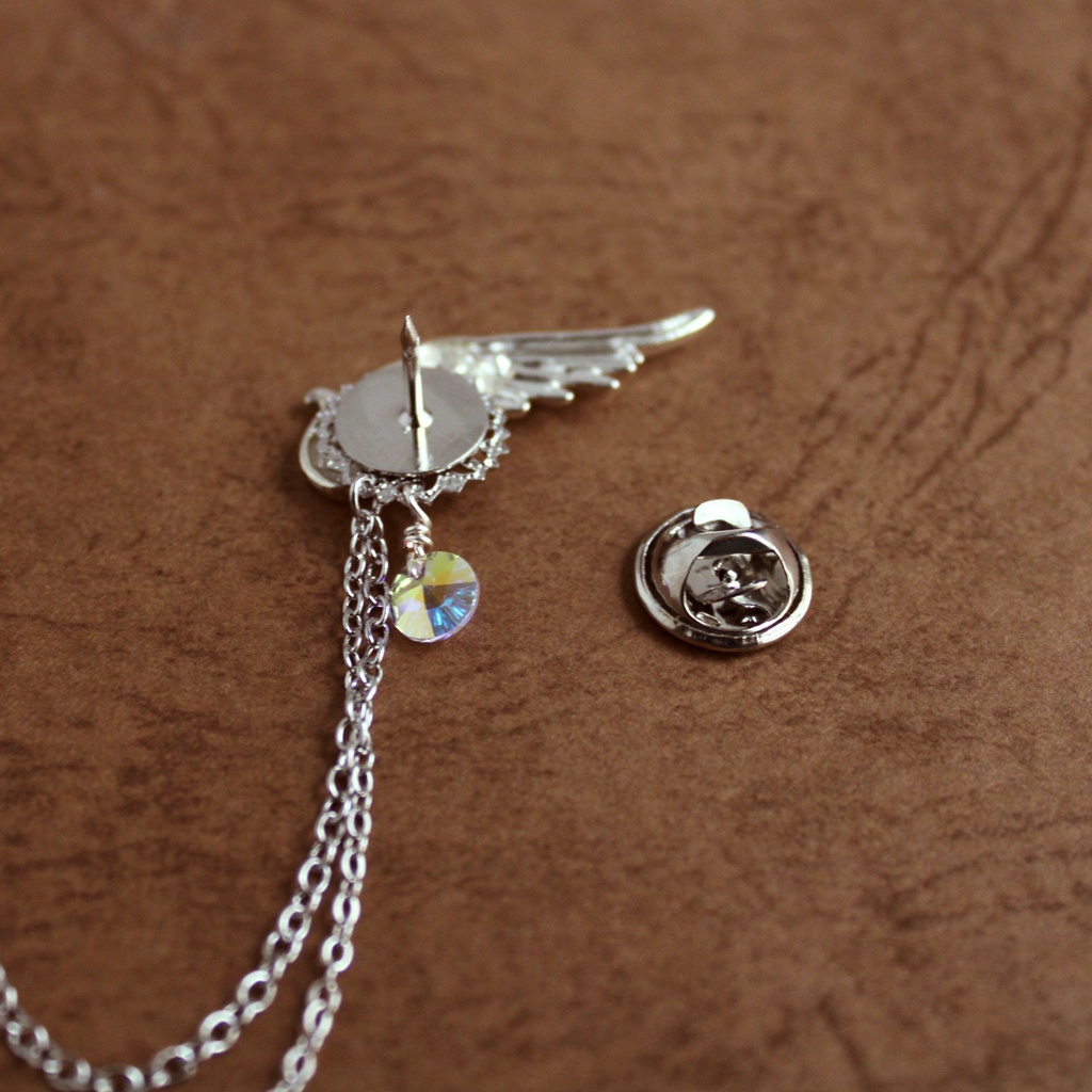 襟、帽子、鞄、ネクタイに♪軽量★星屑の両翼ピンブローチ(全5色)【高級クリスタル使用】