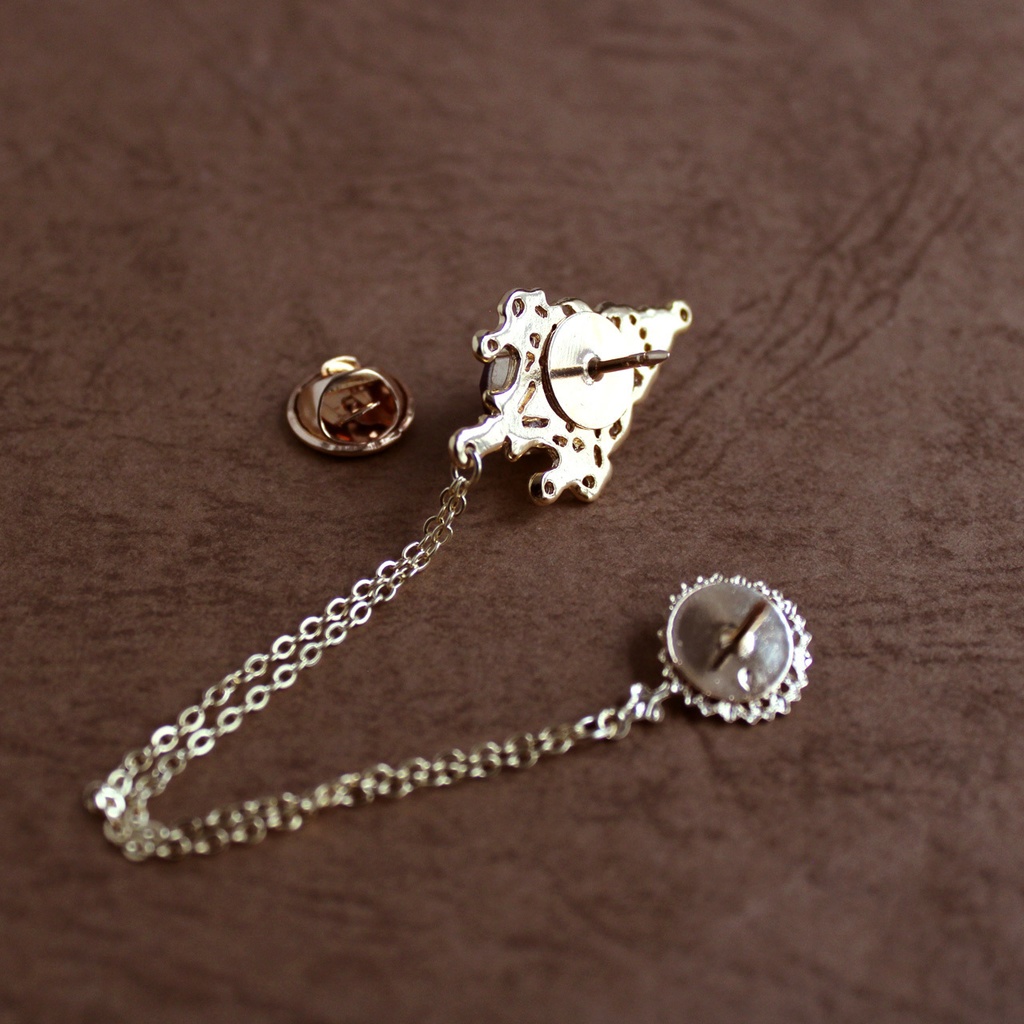 1点もの☆襟や鞄、ネクタイに♪軽量★雫のチェーンブローチ(全4色)【高級クリスタル使用】