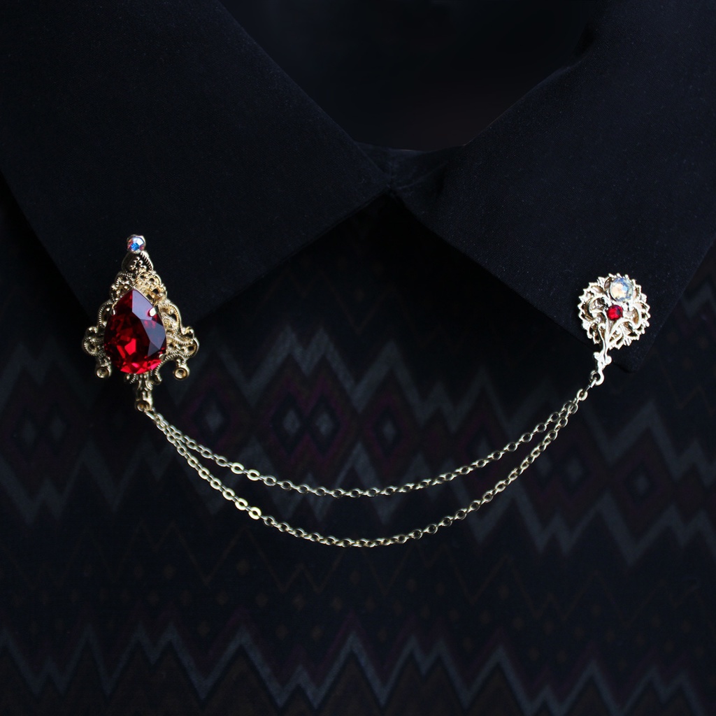 １点もの☆襟や鞄、ネクタイに♪軽量★雫のチェーンブローチ（全４色）【高級クリスタル使用】