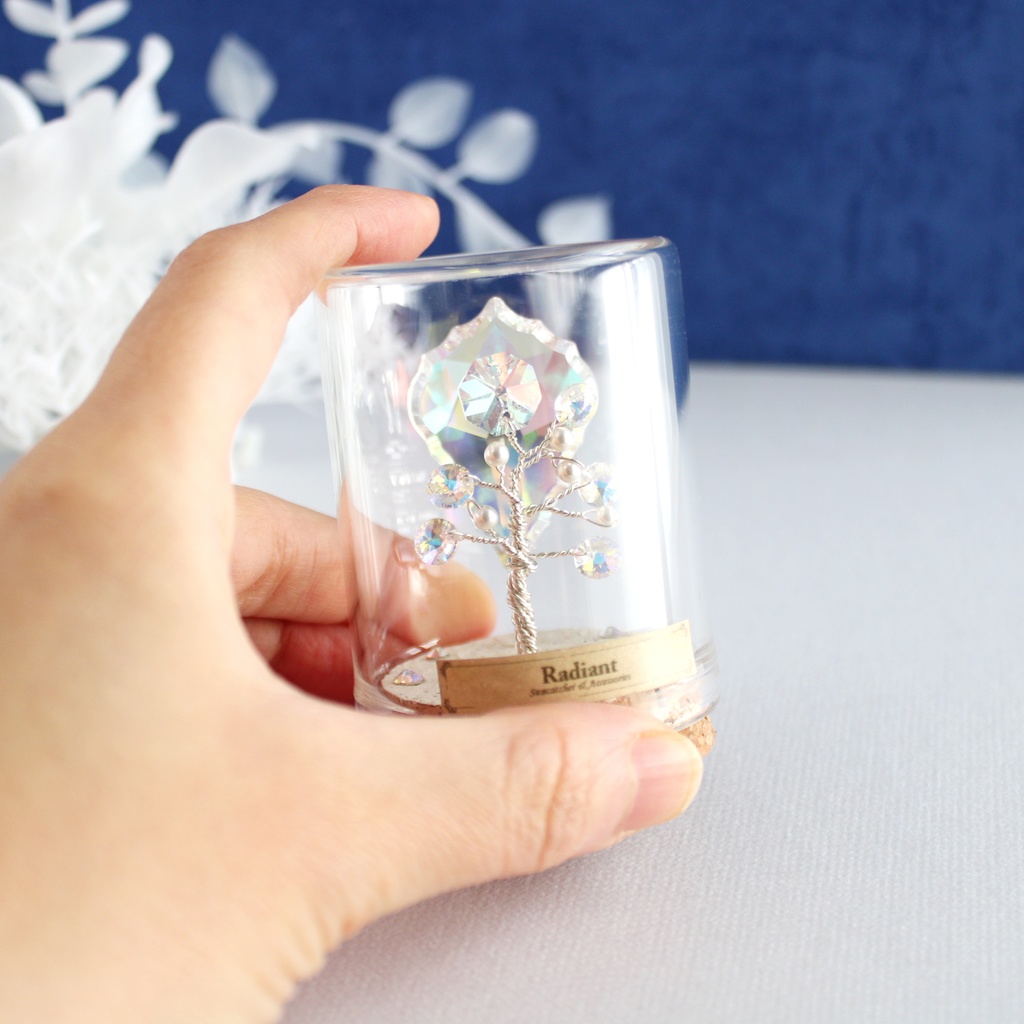 冬季限定✴︎希少クリスタル使用樹✴︎氷の置き型サンキャッチャー(ガラスドーム風)