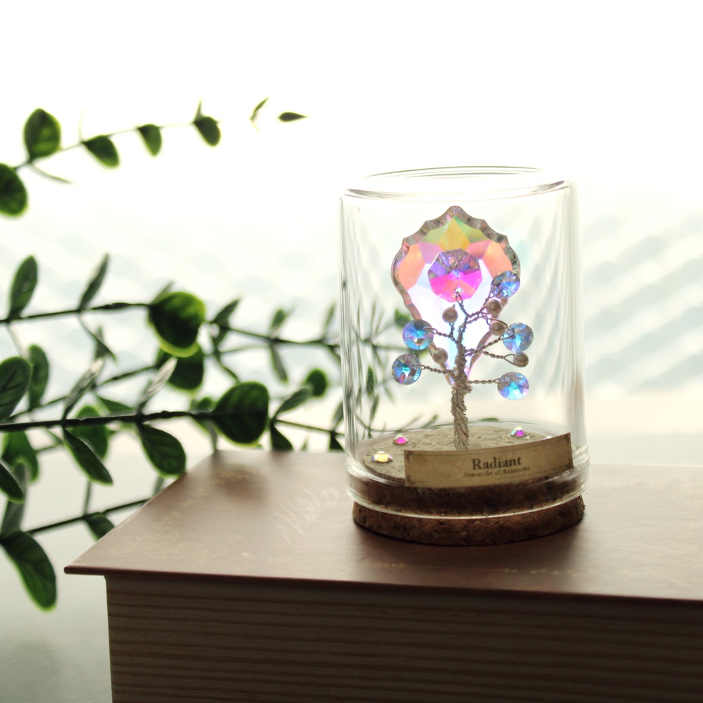 冬季限定✴︎希少クリスタル使用樹✴︎氷の置き型サンキャッチャー(ガラスドーム風)