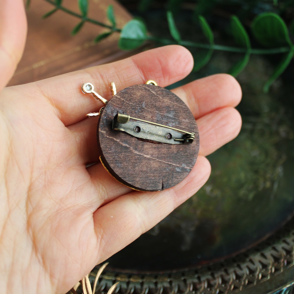 1点もの 燦耀のブローチ Ver.2(金古美)【高級クリスタル使用】三日月 星 天体