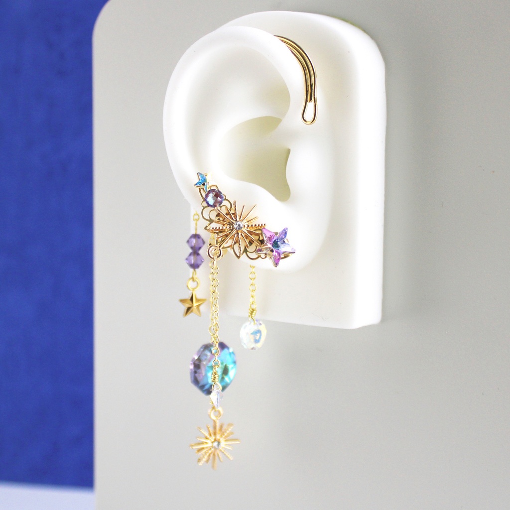 夜空を閉じ込めた耳飾り★星の円舞(ワルツ)イヤーカフ(全2色) 高品質クリスタル 天体 星