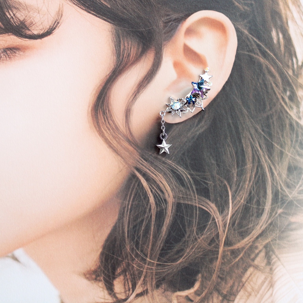 こぼれ星のイヤーカフ(ゴールドorシルバー 右耳・左耳)受注制作| スワロフスキー・クリスタル 天体 星
