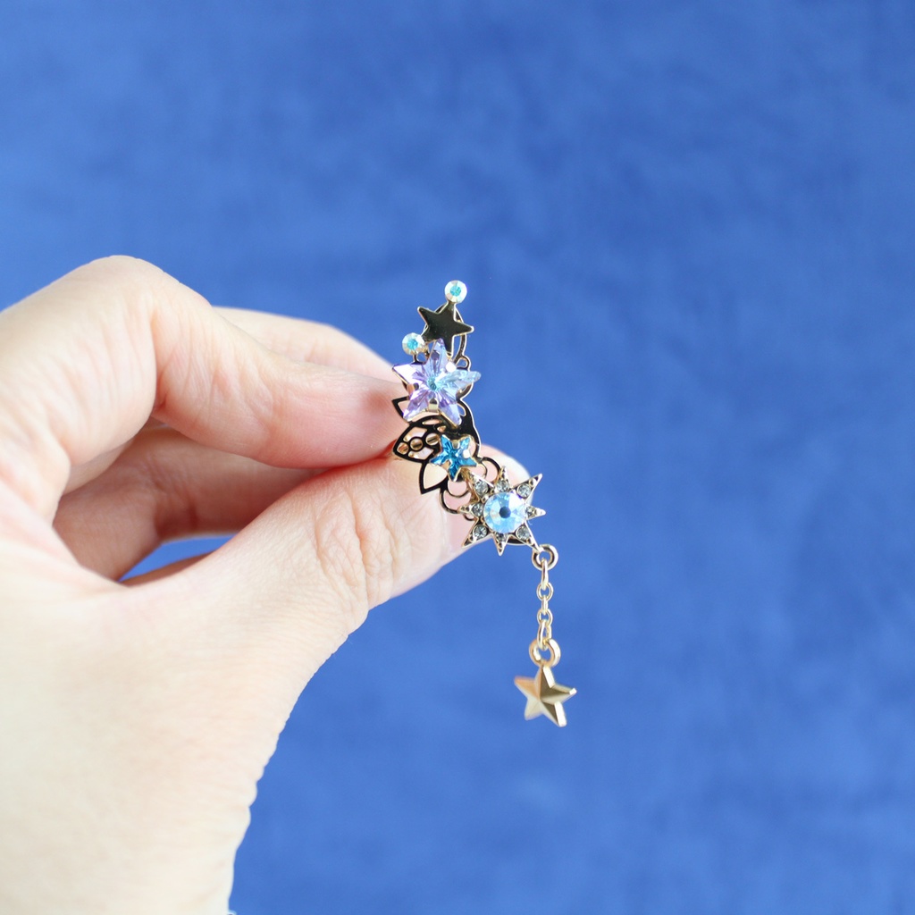 こぼれ星のイヤーカフ(ゴールドorシルバー 右耳・左耳)受注制作| スワロフスキー・クリスタル 天体 星