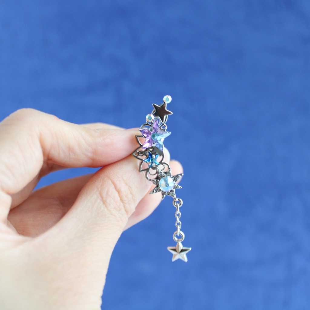 こぼれ星のイヤーカフ(ゴールドorシルバー 右耳・左耳)受注制作| スワロフスキー・クリスタル 天体 星