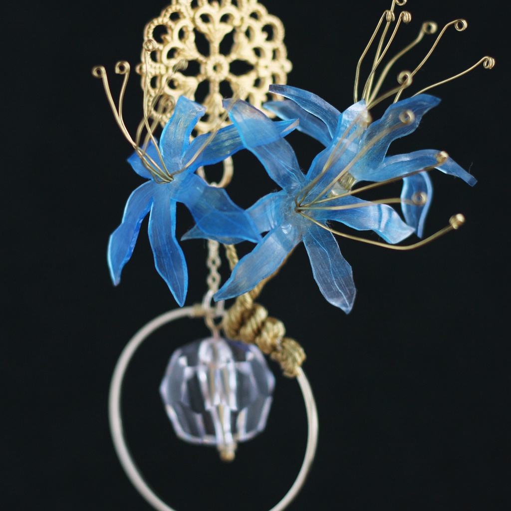 和モダン1点もの☆高品質クリスタル☆彼岸花のサンキャッチャー(赤or青)Red spider Lilly / Blue spider Lilly
