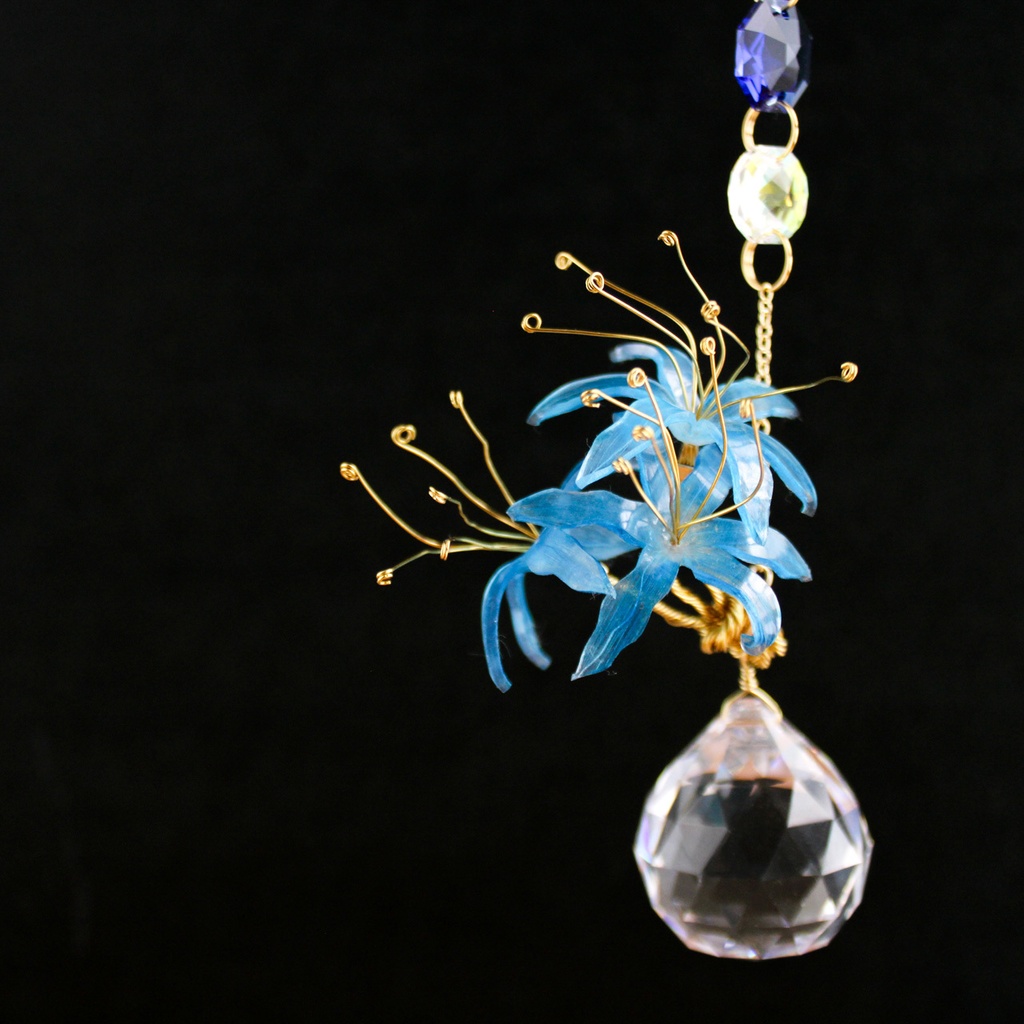 和モダン1点もの☆高品質クリスタル☆彼岸花のサンキャッチャー(赤or青)Red spider Lilly / Blue spider Lilly