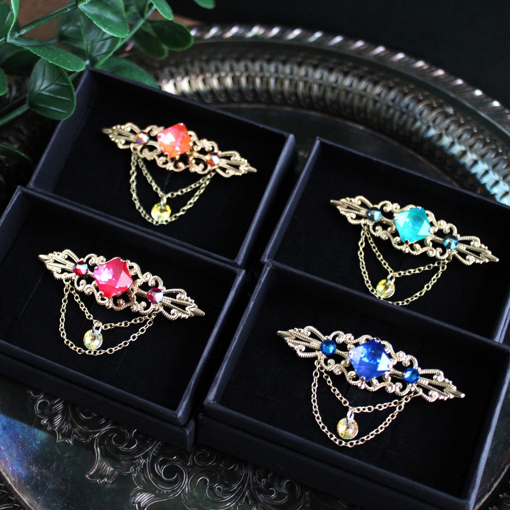 精霊の輝石ブローチ 全4色【高級クリスタル使用】星 天体