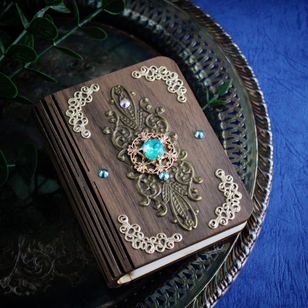 光る魔法の書 ~ 本型LEDライト(充電式・ブックランプ)非常灯にも使える☆数量限定