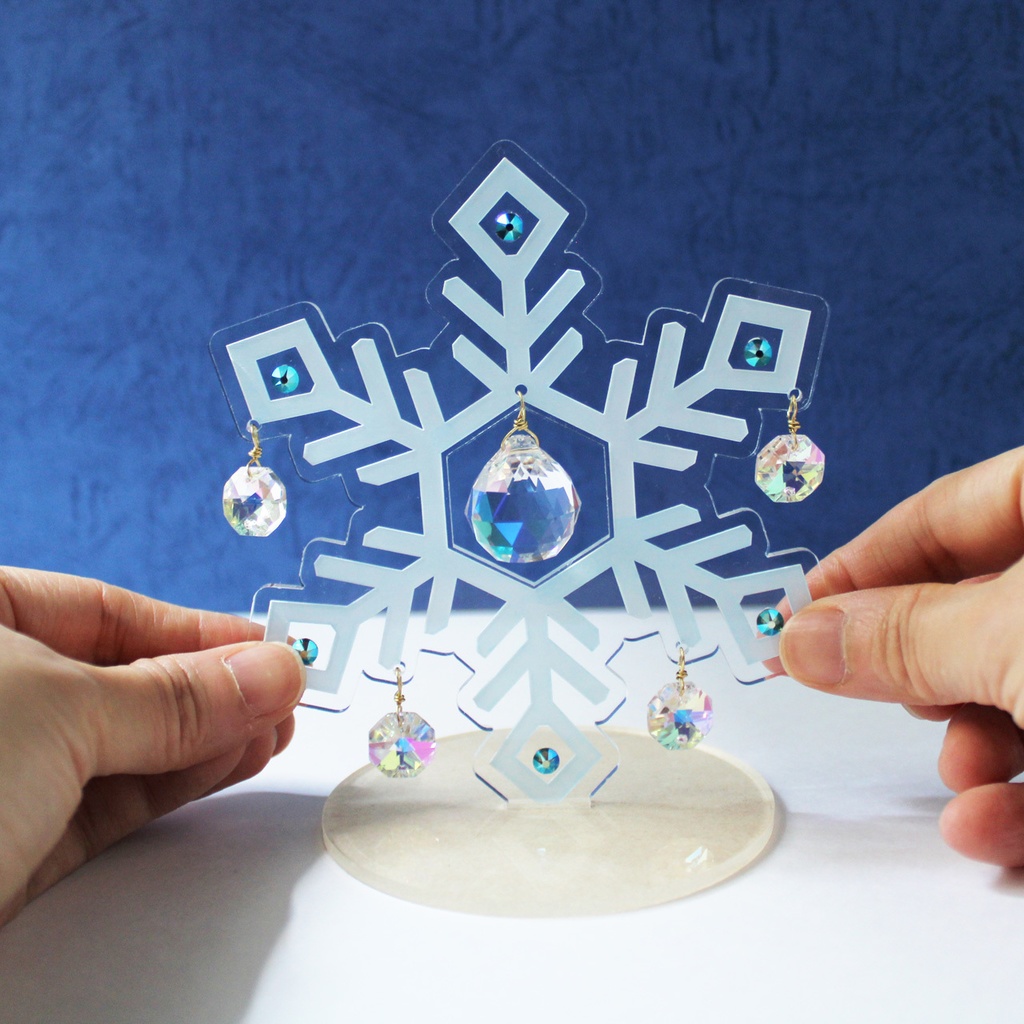 冬季限定★省スペースに飾れる♪置き型雪の結晶サンキャッチャー