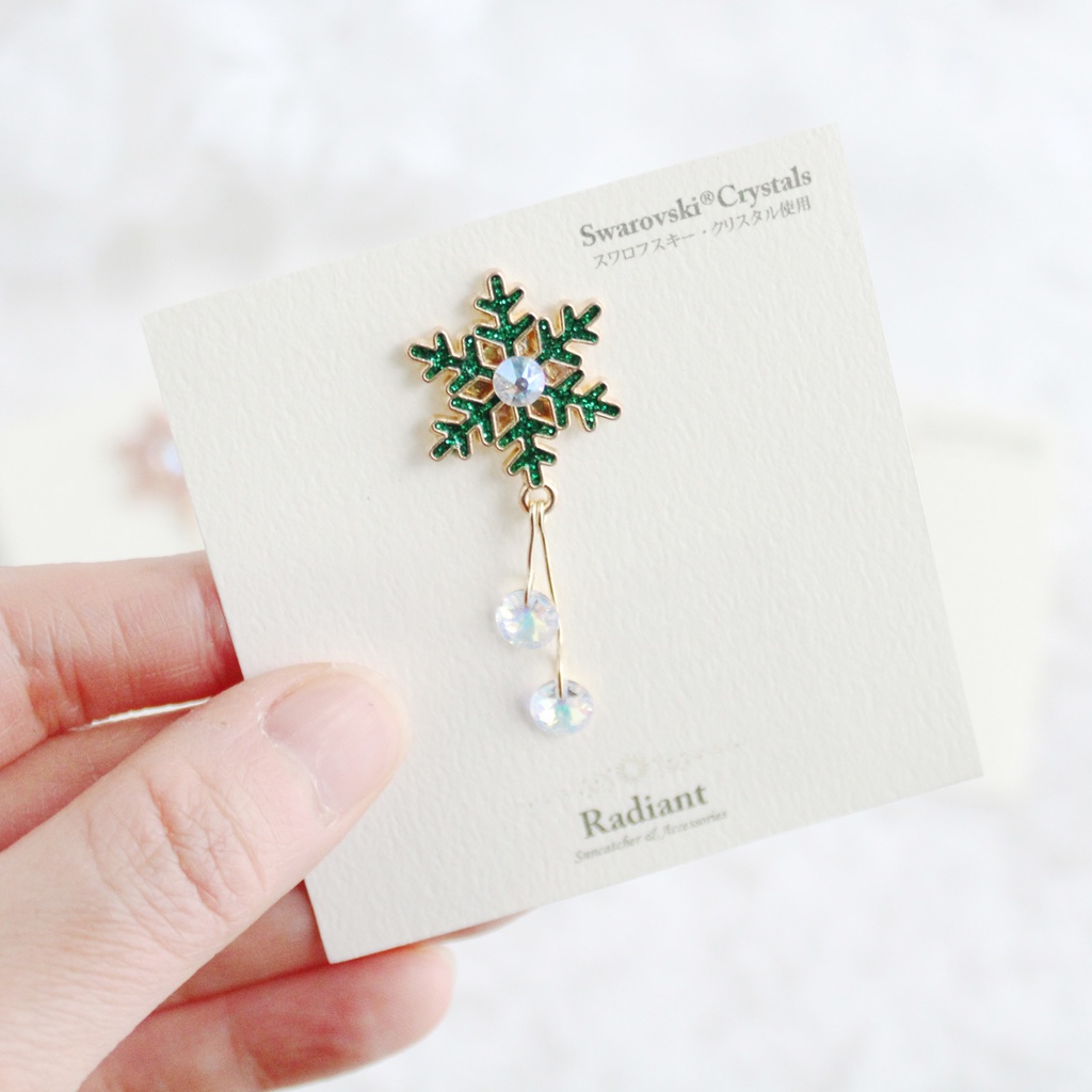 冬季限定★雪の結晶ピンブローチ(全4色)【高級クリスタル使用】