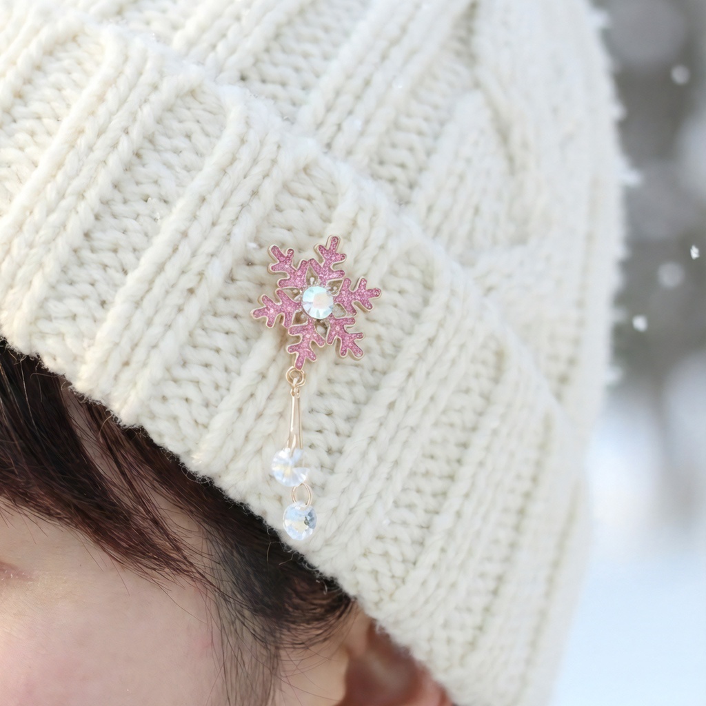 冬季限定★雪の結晶ピンブローチ(全4色)【高級クリスタル使用】