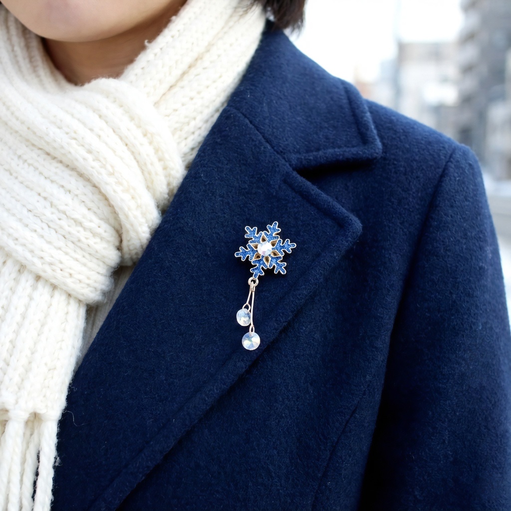 冬季限定★雪の結晶ピンブローチ(全4色)【高級クリスタル使用】