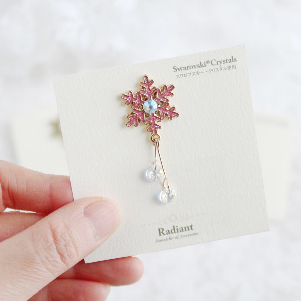 冬季限定★雪の結晶ピンブローチ(全4色)【高級クリスタル使用】