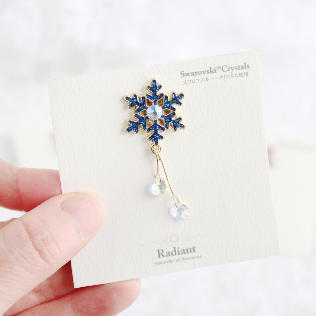 冬季限定★雪の結晶ピンブローチ(全4色)【高級クリスタル使用】