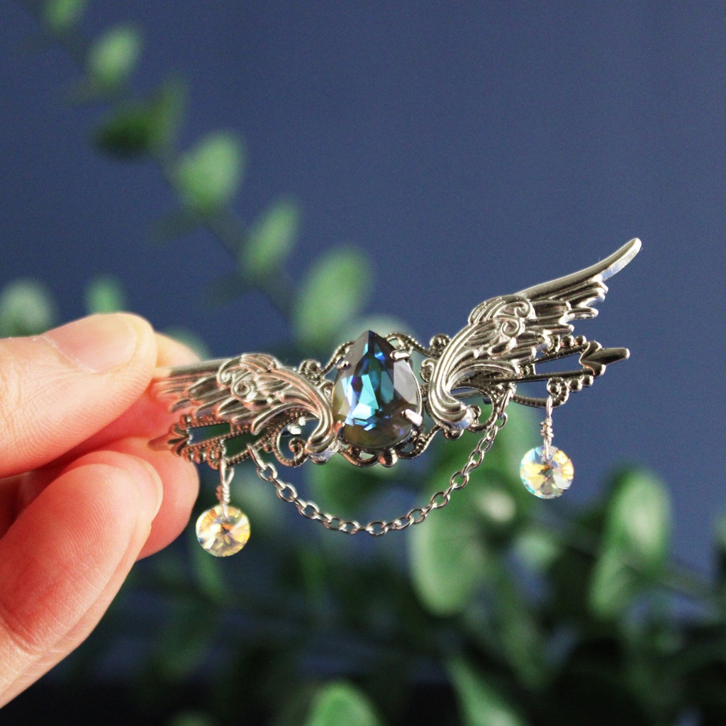 夜空の翼ブローチ(全5色)シルバー【高級クリスタル使用】