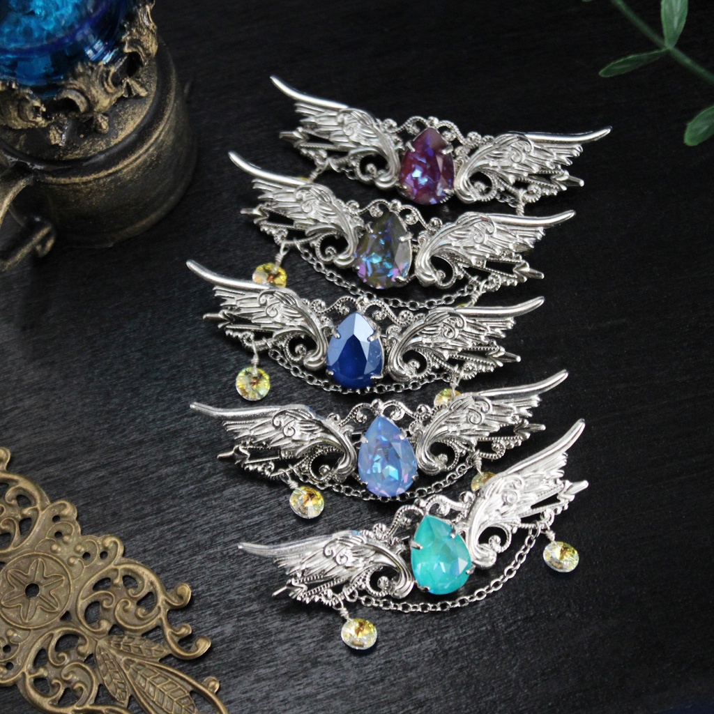夜空の翼ブローチ（全５色）シルバー【高級クリスタル使用】