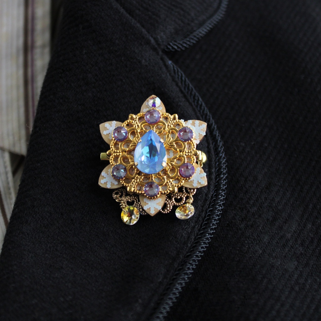 雪の華ブローチ(全5色)【高級クリスタル使用】