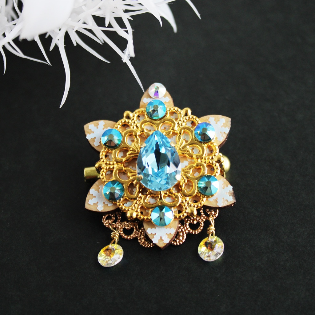 雪の華ブローチ(全5色)【高級クリスタル使用】