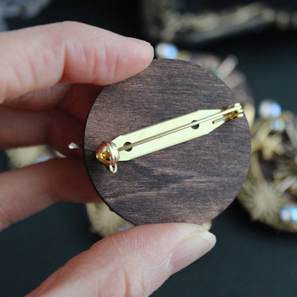 燦耀のブローチ Ver.3 全5色(金古美)一点もの【高級クリスタル使用】