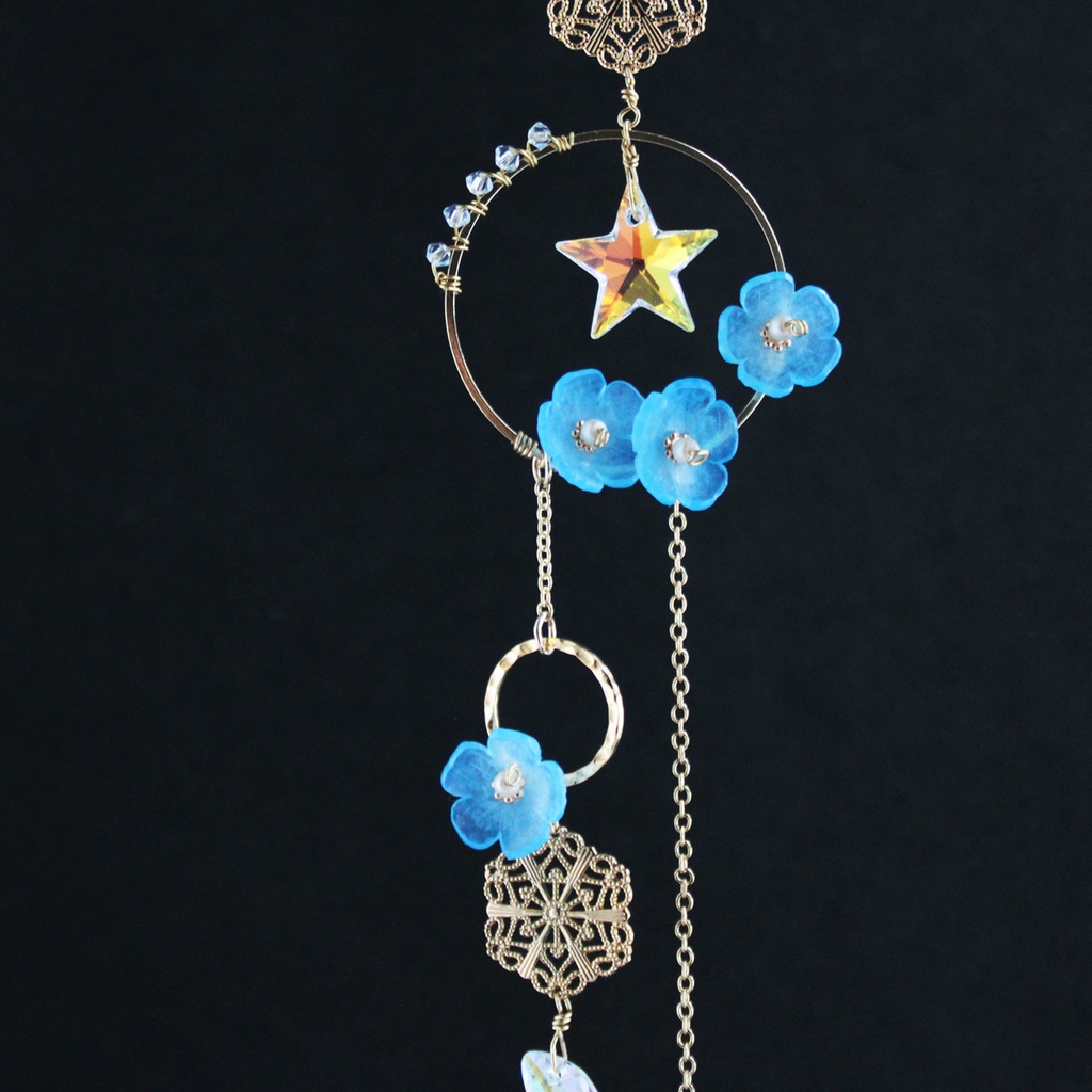 1点もの★星月夜のネモフィラ サンキャッチャー(希少高級クリスタル使用)