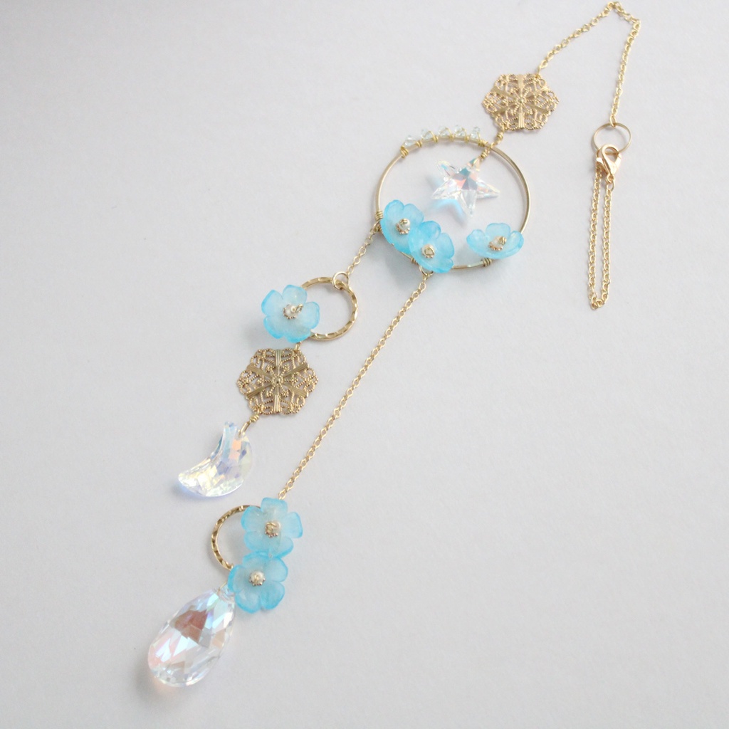 1点もの★星月夜のネモフィラ サンキャッチャー(希少高級クリスタル使用)