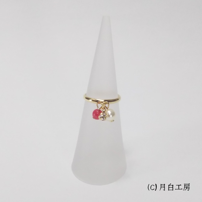 NO.8　天然石ビーズ【ロードナイト】・クリスタルパールとラインストーンのピンキーリング　サイズ：4号/フリー